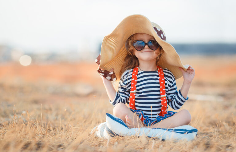 Nägemisterapeut: mütsinokk või kübaraserv ei kaitse lapse silmi päikese eest alati piisavalt